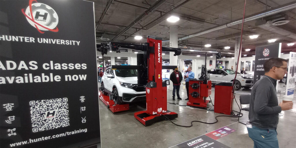 AAPEX-hunter-booth