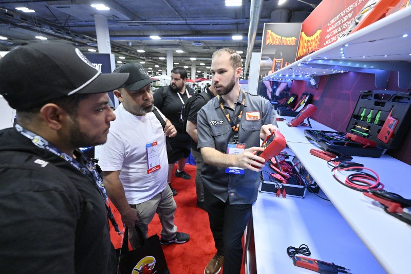 Power Probe staff demo their diagnostics at AAPEX